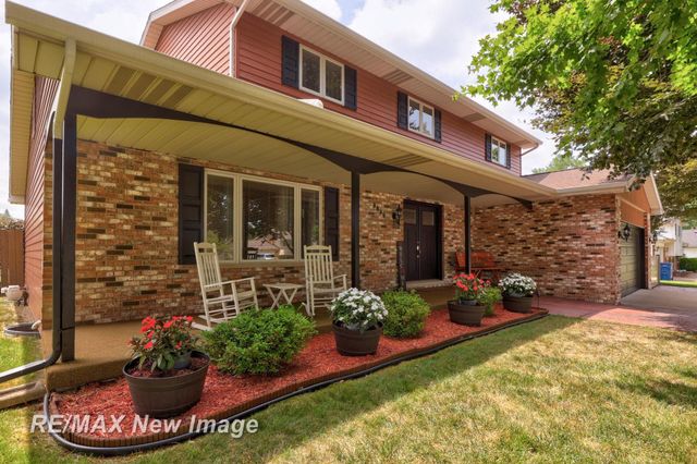 8889 Crooked Creek Drive, Saginaw, MI 48609