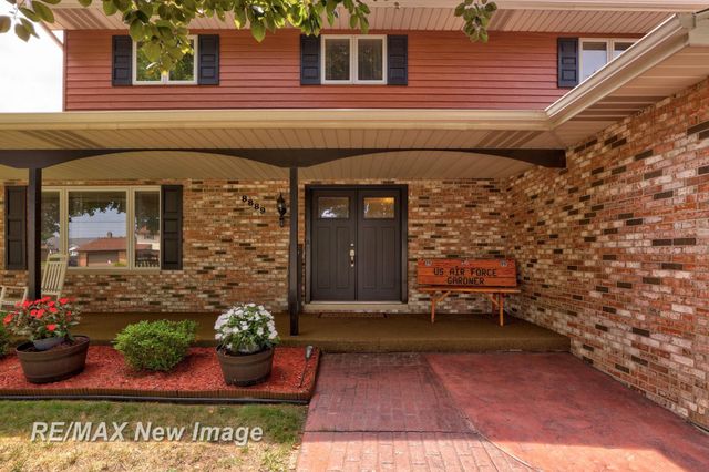 8889 Crooked Creek Drive, Saginaw, MI 48609