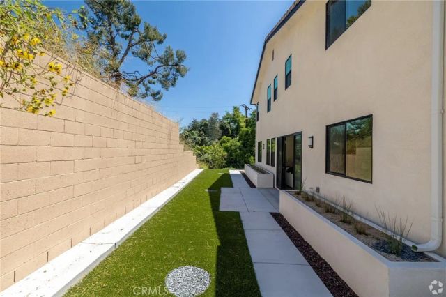 1029 N STALEY LANE, Los Angeles, CA 90042