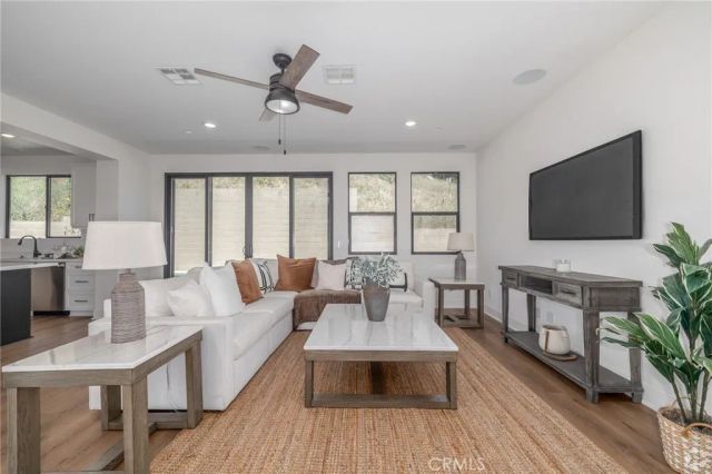 1029 N STALEY LANE, Los Angeles, CA 90042