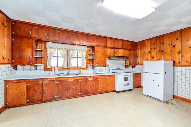 109 West Ave, Napoleonville, LA 70390