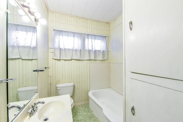 109 West Ave, Napoleonville, LA 70390