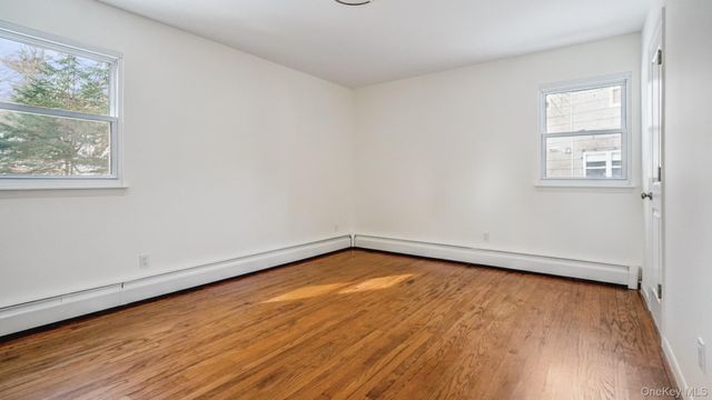 100 E Sunnyside Lane, Irvington, NY 10533