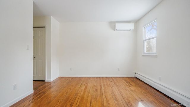 100 E Sunnyside Lane, Irvington, NY 10533