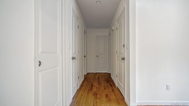 100 E Sunnyside Lane, Irvington, NY 10533