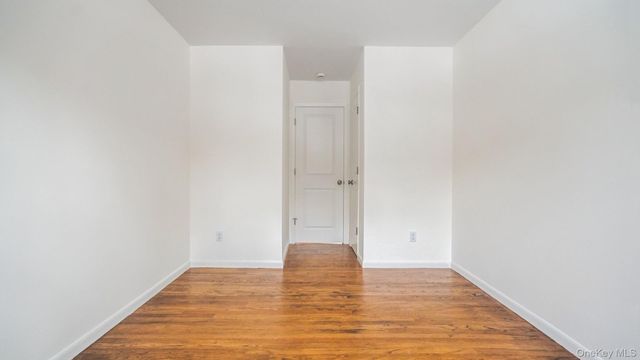 100 E Sunnyside Lane, Irvington, NY 10533