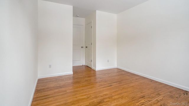 100 E Sunnyside Lane, Irvington, NY 10533