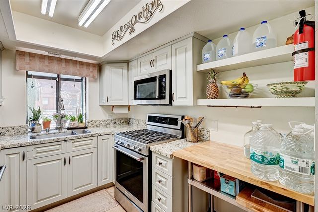 5889 Laredo Street, Las Vegas, NV 89146