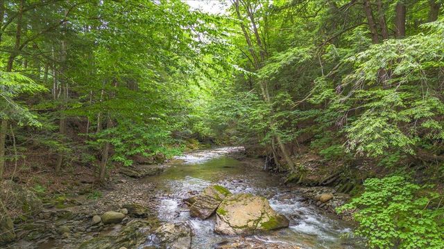 8642 Main Road, Huntington, VT 05462