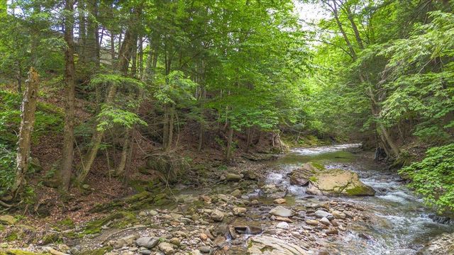 8642 Main Road, Huntington, VT 05462