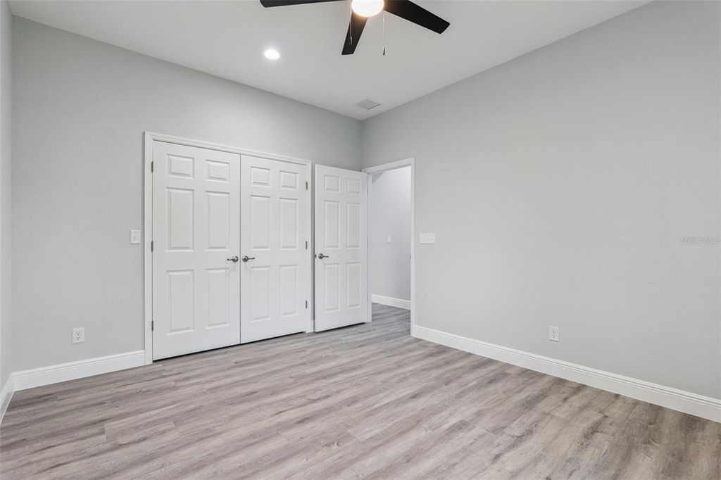Image 17 of property listing at 2043 WATERSEDGE DRIVE, Deltona, FL 32738