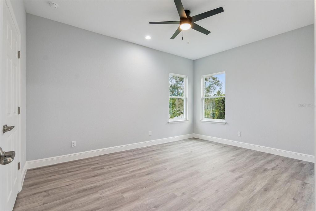 Image 22 of property listing at 2043 WATERSEDGE DRIVE, Deltona, FL 32738