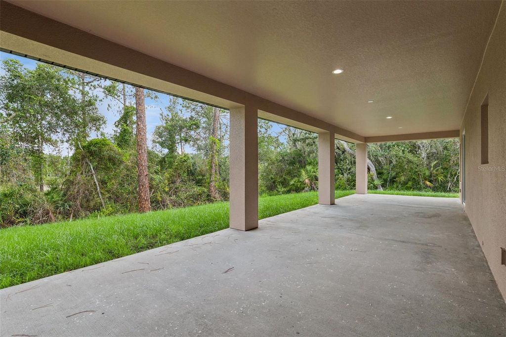 Image 26 of property listing at 2043 WATERSEDGE DRIVE, Deltona, FL 32738