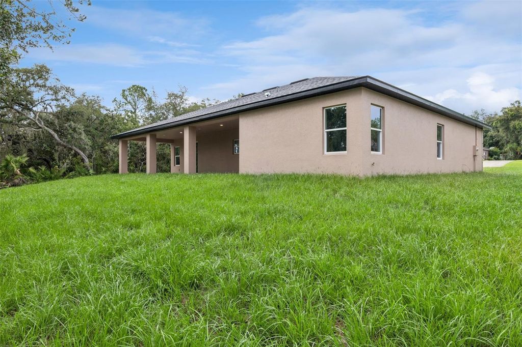 Image 27 of property listing at 2043 WATERSEDGE DRIVE, Deltona, FL 32738