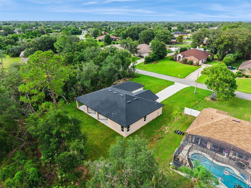 Image 31 of property listing at 2043 WATERSEDGE DRIVE, Deltona, FL 32738