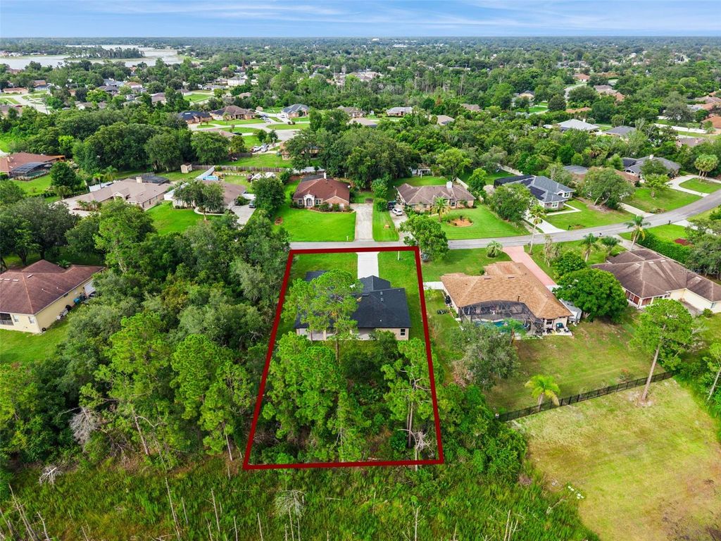 Image 32 of property listing at 2043 WATERSEDGE DRIVE, Deltona, FL 32738