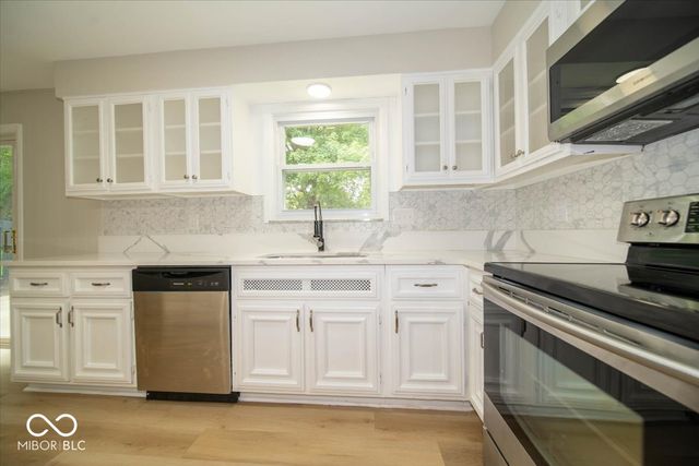 370 Winding Way, Carmel, IN 46032