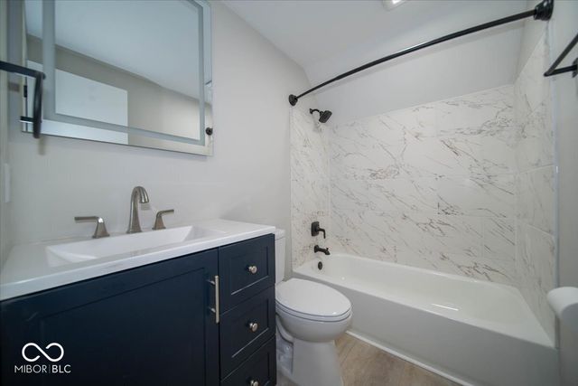 370 Winding Way, Carmel, IN 46032