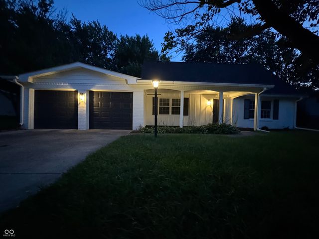 370 Winding Way, Carmel, IN 46032