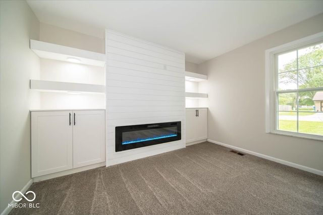 370 Winding Way, Carmel, IN 46032