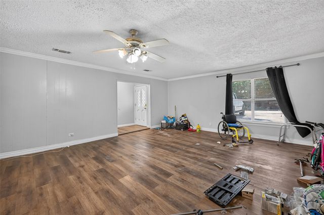 423 Mckown Drive, Mansfield, TX 76063