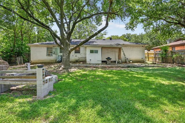 423 Mckown Drive, Mansfield, TX 76063