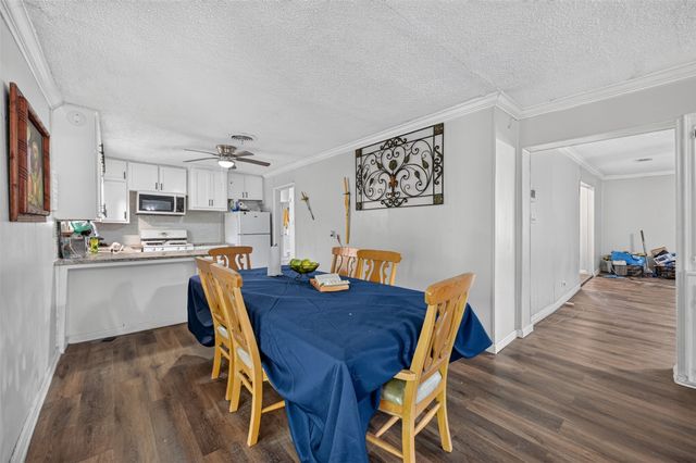 423 Mckown Drive, Mansfield, TX 76063