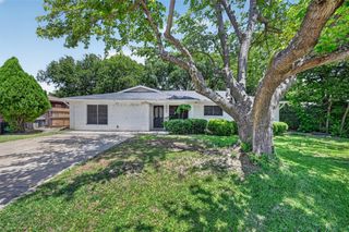 423 Mckown Drive, Mansfield, TX 76063