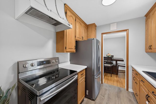 10855 President Drive NE, Blaine, MN 55434