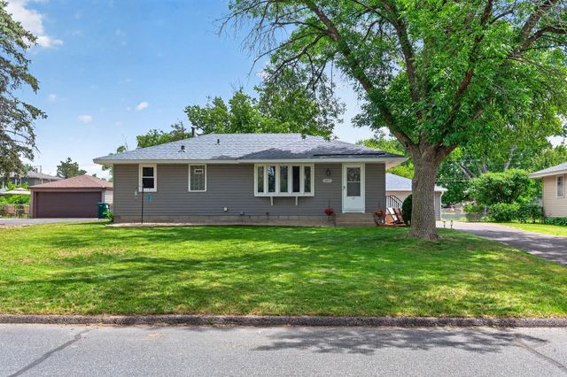 10855 President Drive NE, Blaine, MN 55434