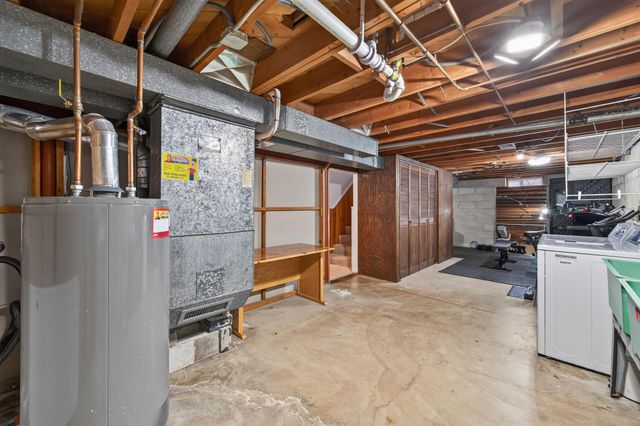 10855 President Drive NE, Blaine, MN 55434