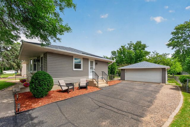 10855 President Drive NE, Blaine, MN 55434