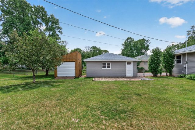 10855 President Drive NE, Blaine, MN 55434