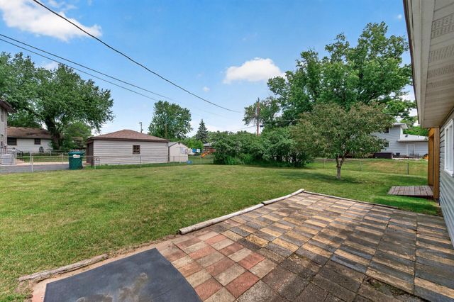 10855 President Drive NE, Blaine, MN 55434