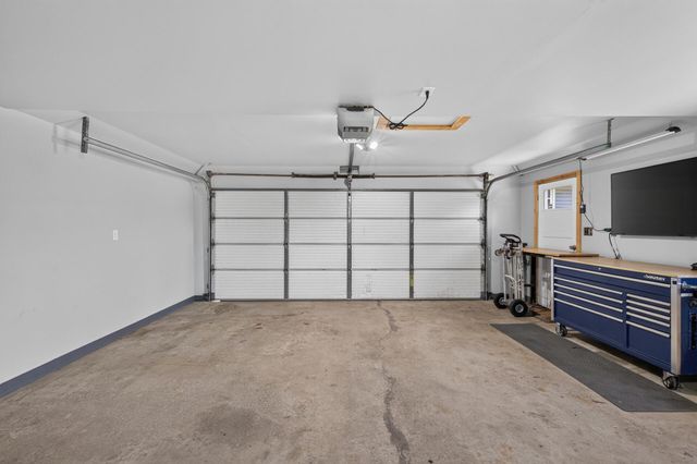 10855 President Drive NE, Blaine, MN 55434