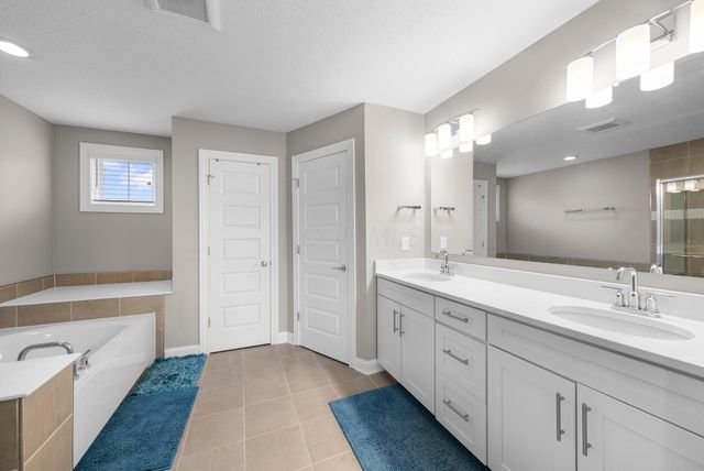 349 Harvest Walk Loop, Delaware, OH 43015