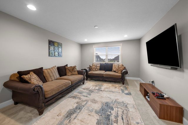 349 Harvest Walk Loop, Delaware, OH 43015