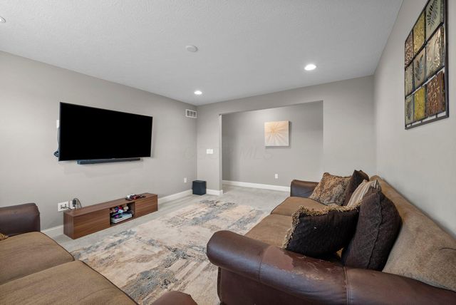 349 Harvest Walk Loop, Delaware, OH 43015