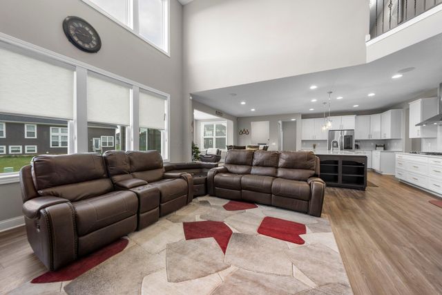 349 Harvest Walk Loop, Delaware, OH 43015