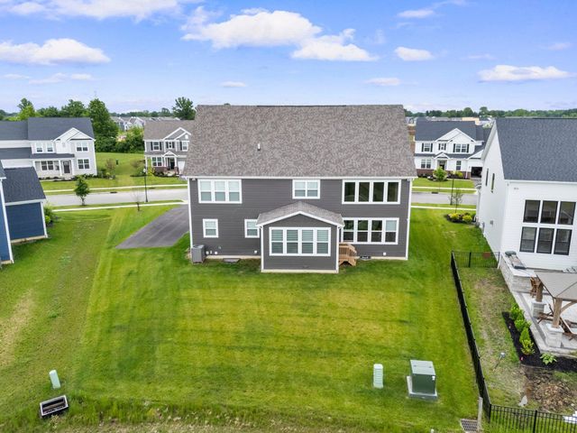 349 Harvest Walk Loop, Delaware, OH 43015