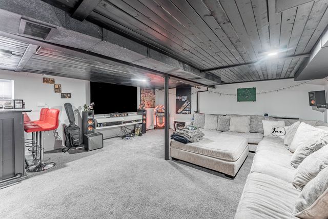 6337 W Patterson Avenue, Chicago, IL 60634