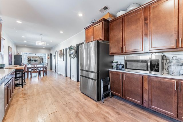 6337 W Patterson Avenue, Chicago, IL 60634