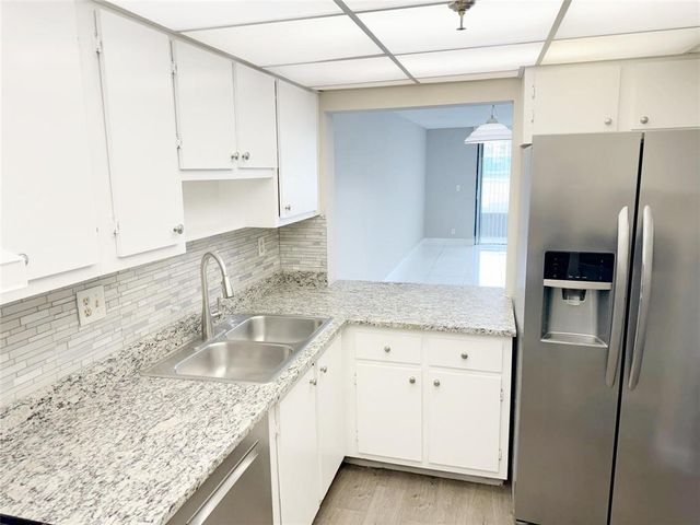 2788 TENNIS CLUB Drive 101, West Palm Beach, FL 33417
