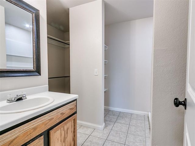 905 Boot Hill Lane, Noble, OK 73068