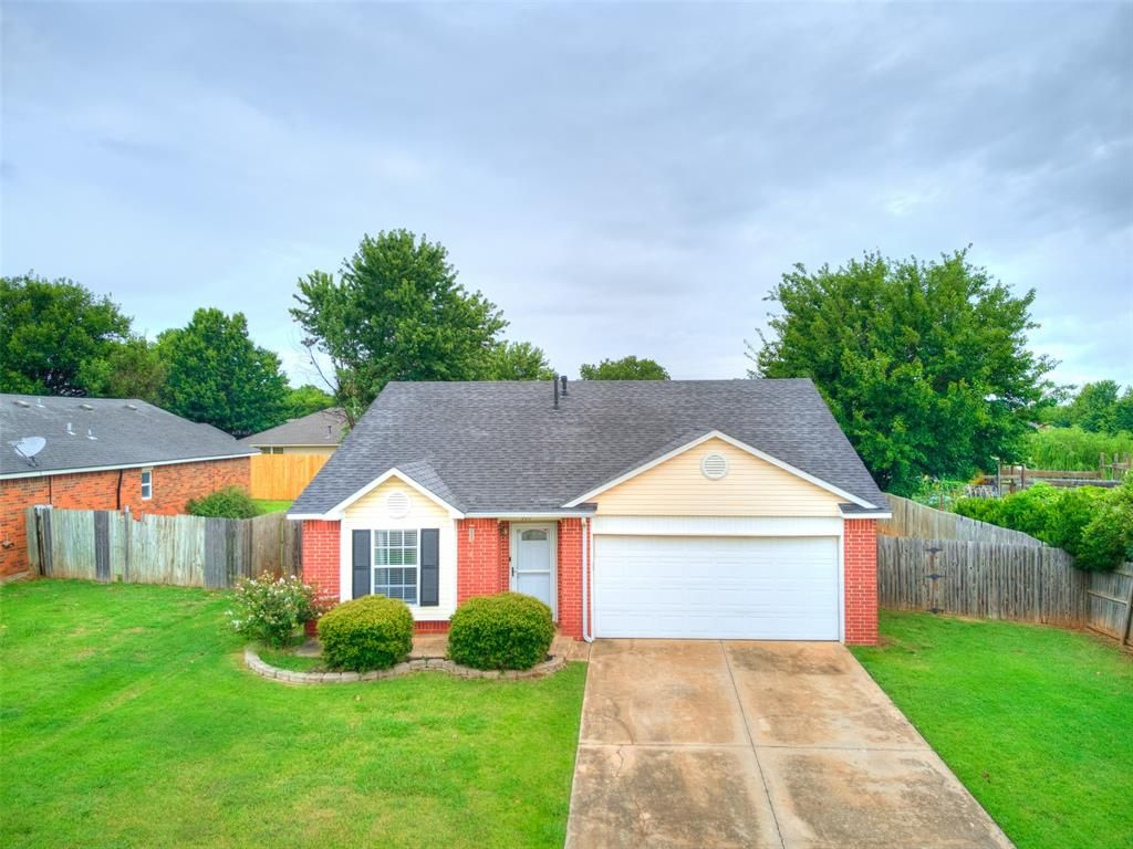905 Boot Hill Lane, Noble, OK 73068
