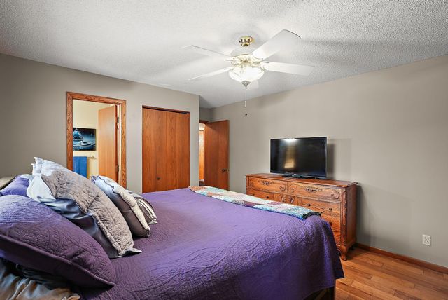 276 Twin Lake Trail, Little Canada, MN 55127