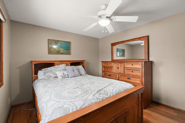 276 Twin Lake Trail, Little Canada, MN 55127