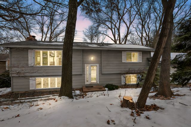 276 Twin Lake Trail, Little Canada, MN 55127