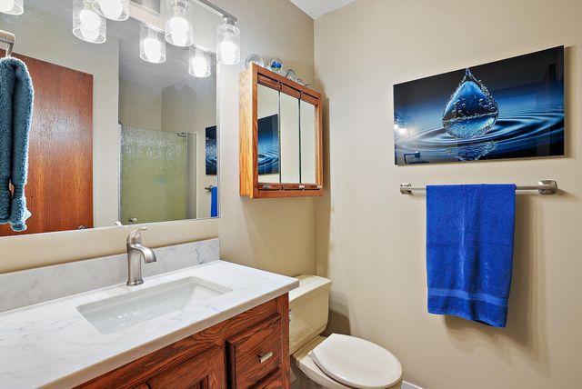 276 Twin Lake Trail, Little Canada, MN 55127