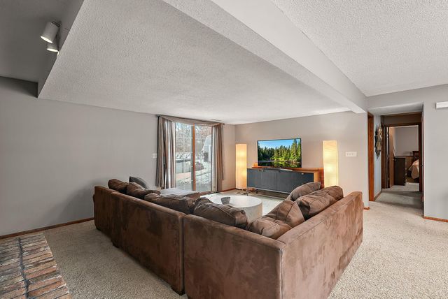 276 Twin Lake Trail, Little Canada, MN 55127